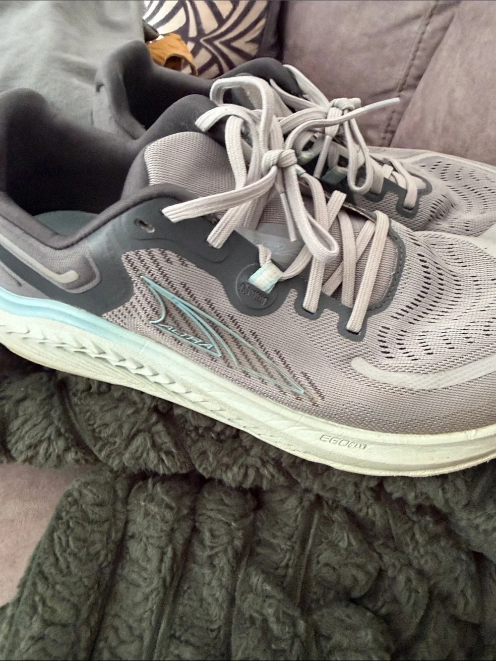 Women's Altra Paradigm 7 - AL0A82CG-221 size 10 sneakers